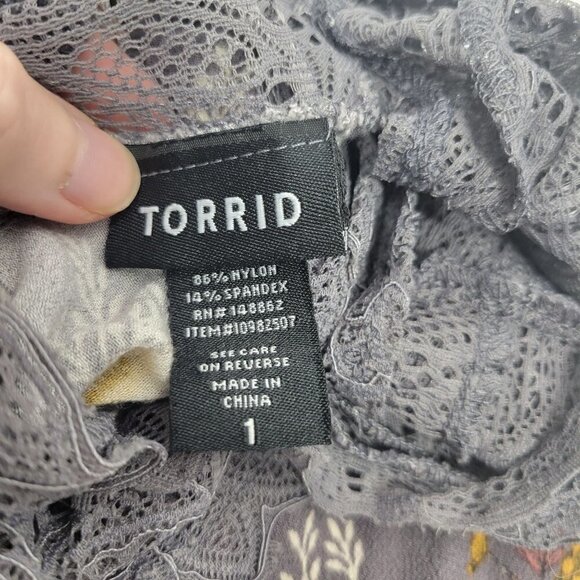 Torrid Women's Lace Mock Neck Floral Flowy Grey Tank Keyhole Back Size 1 (14/16) - Picture 11 of 11